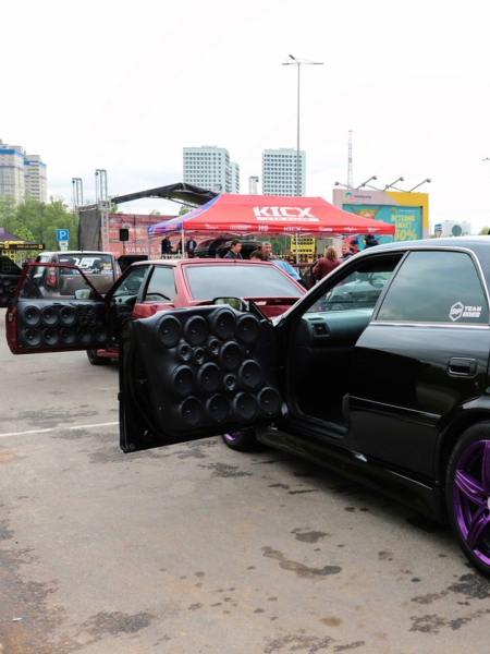 Соревнования по автозвуку Kicx Party на открытой парковке ТРЦ «Акварель»!